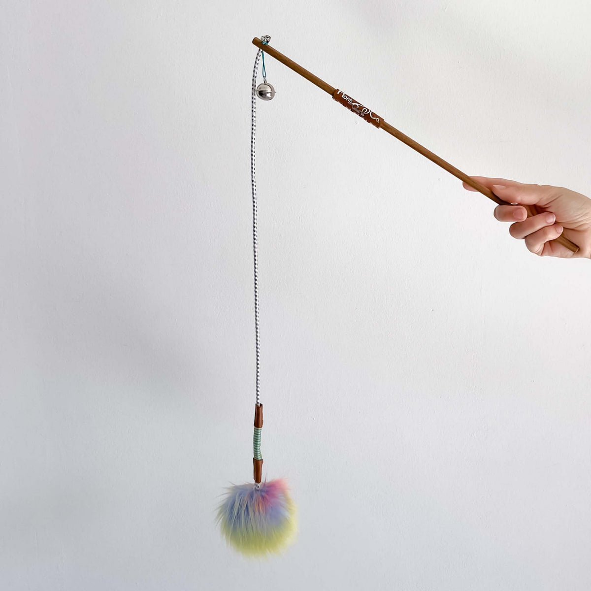 The Pounce Pom Blue handmade cat wand toy detail